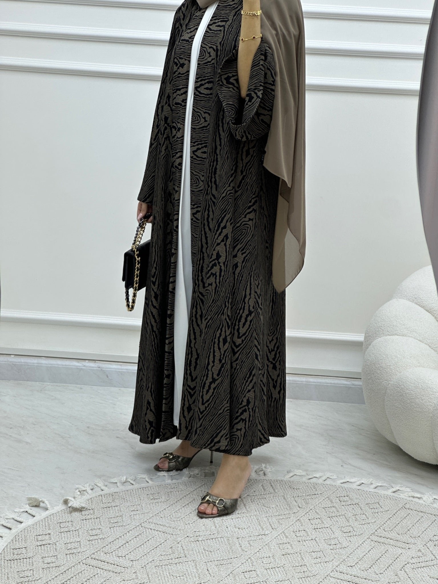 C Swirl Bisht Budget Beige Abaya