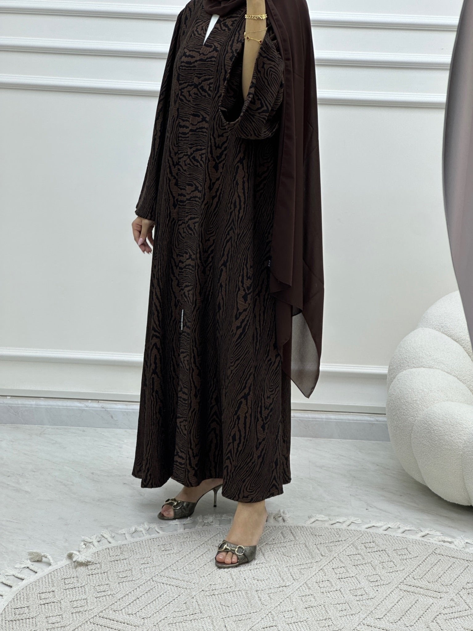 C Swirl Bisht Budget Brown Abaya