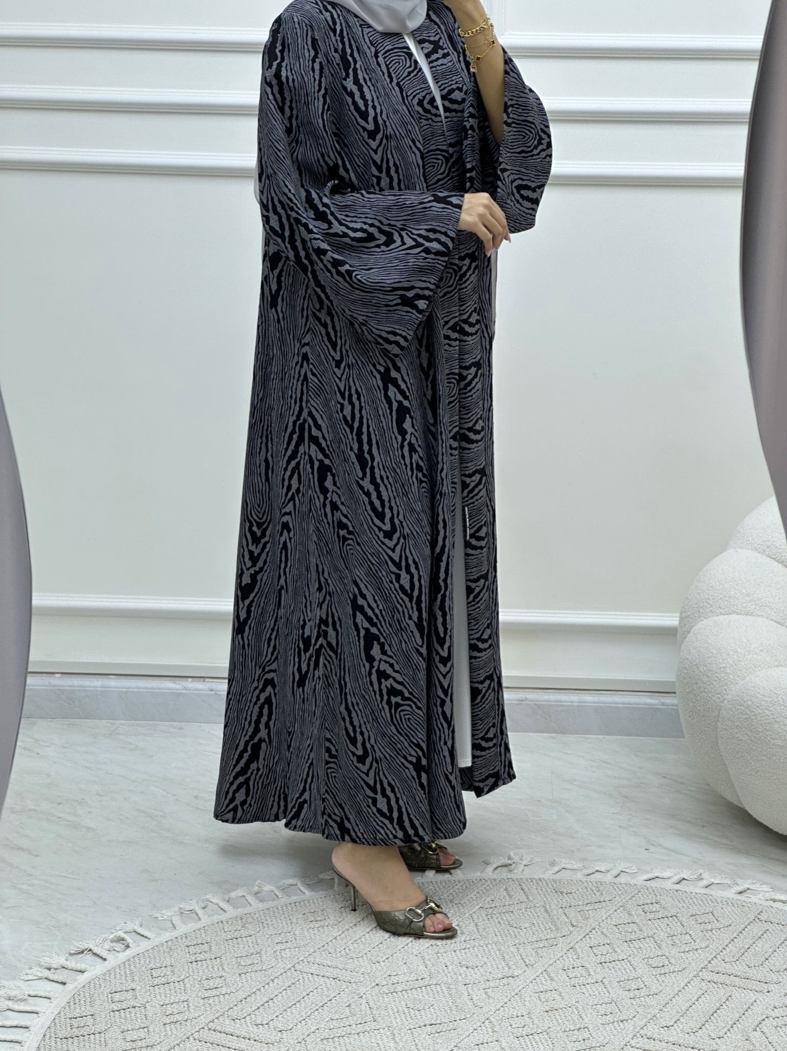 C Swirl Bisht Budget Grey Abaya