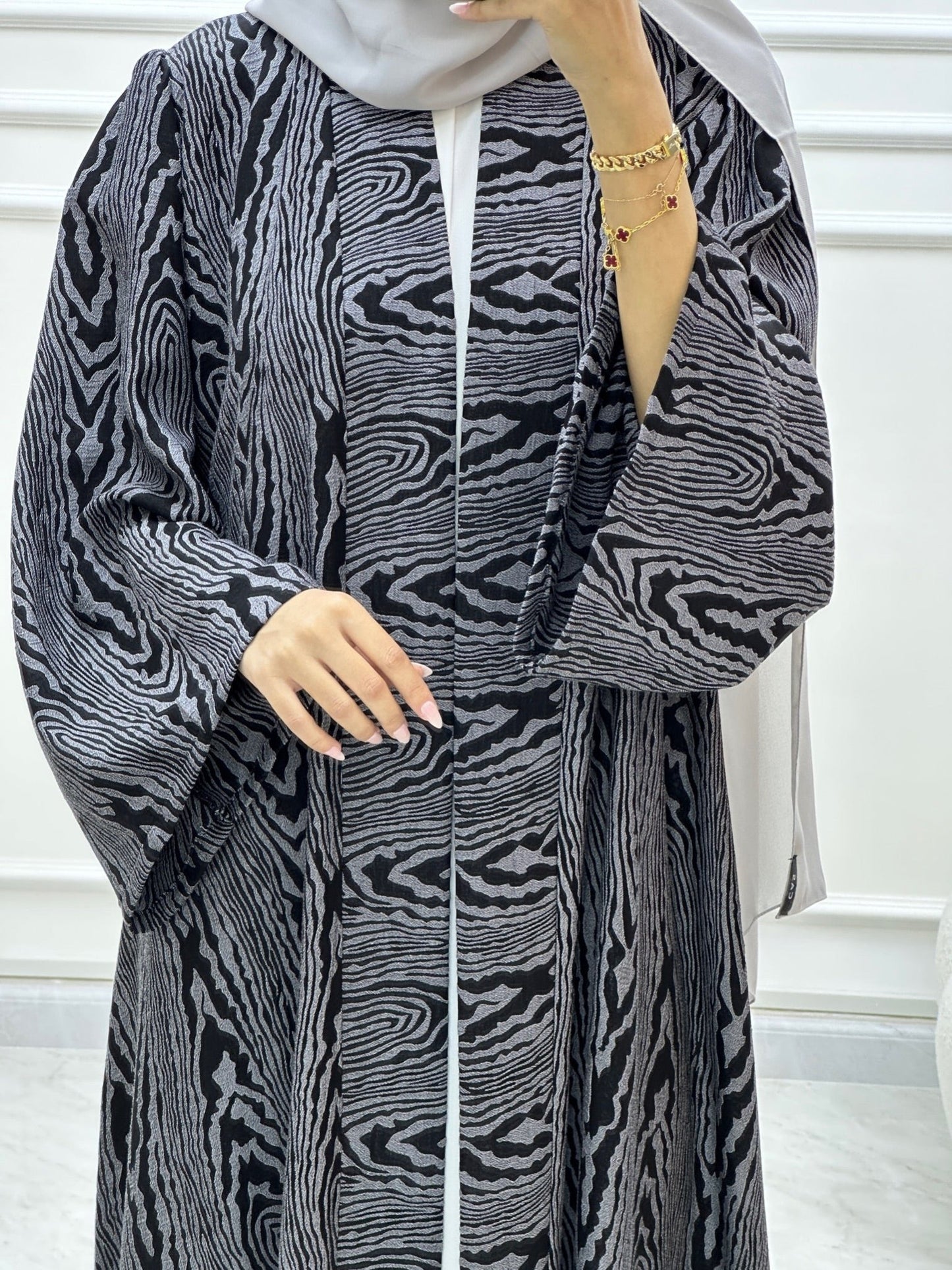 C Swirl Bisht Budget Grey Abaya