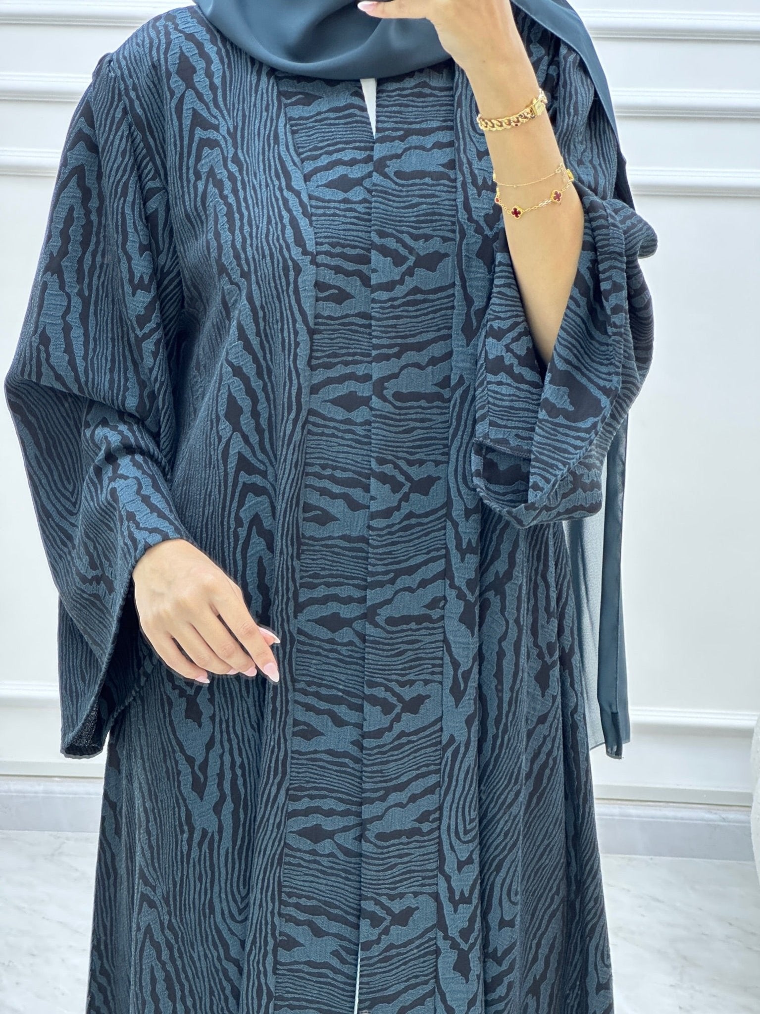 C Swirl Bisht Budget Teal Abaya