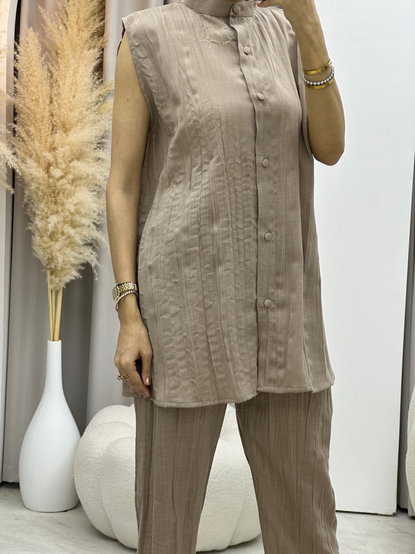 C Tan Pleated Linen Inner Set