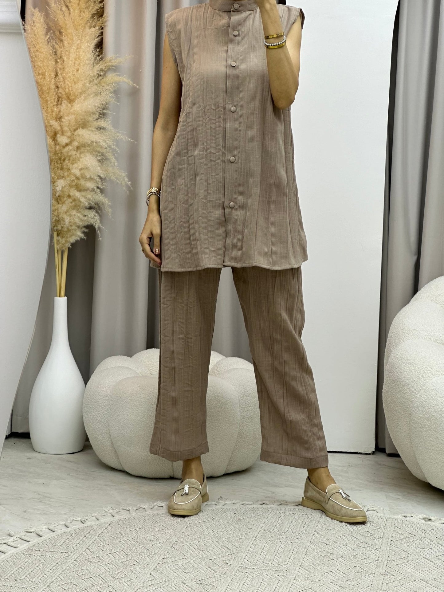 C Tan Pleated Linen Inner Set