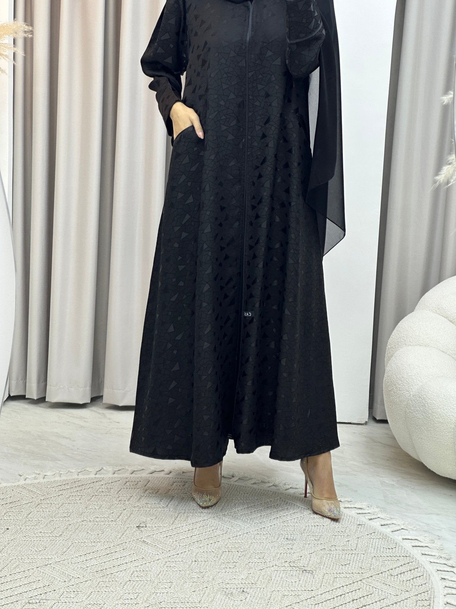 C Triangle Black Abaya Set