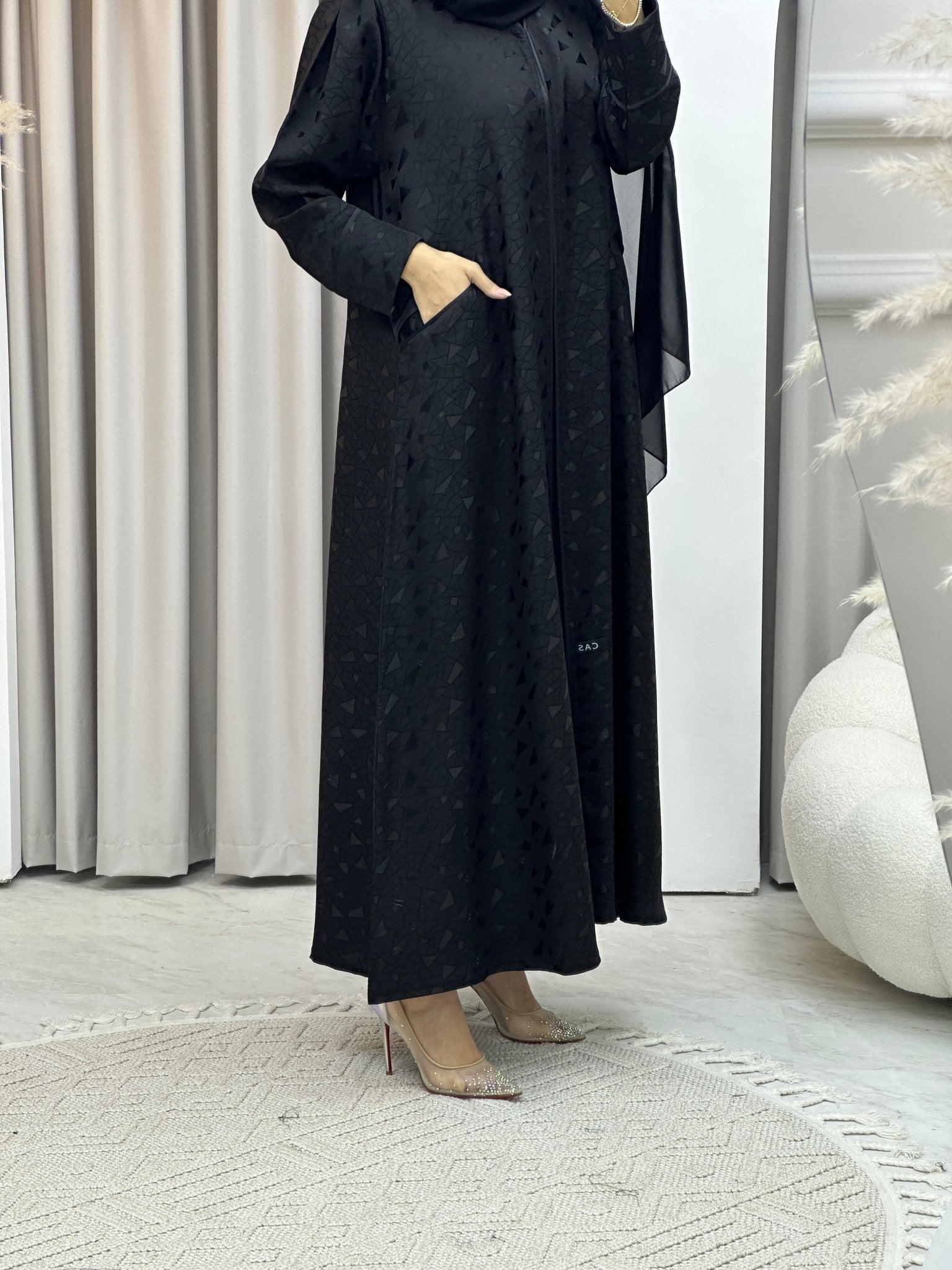 C Triangle Black Abaya Set