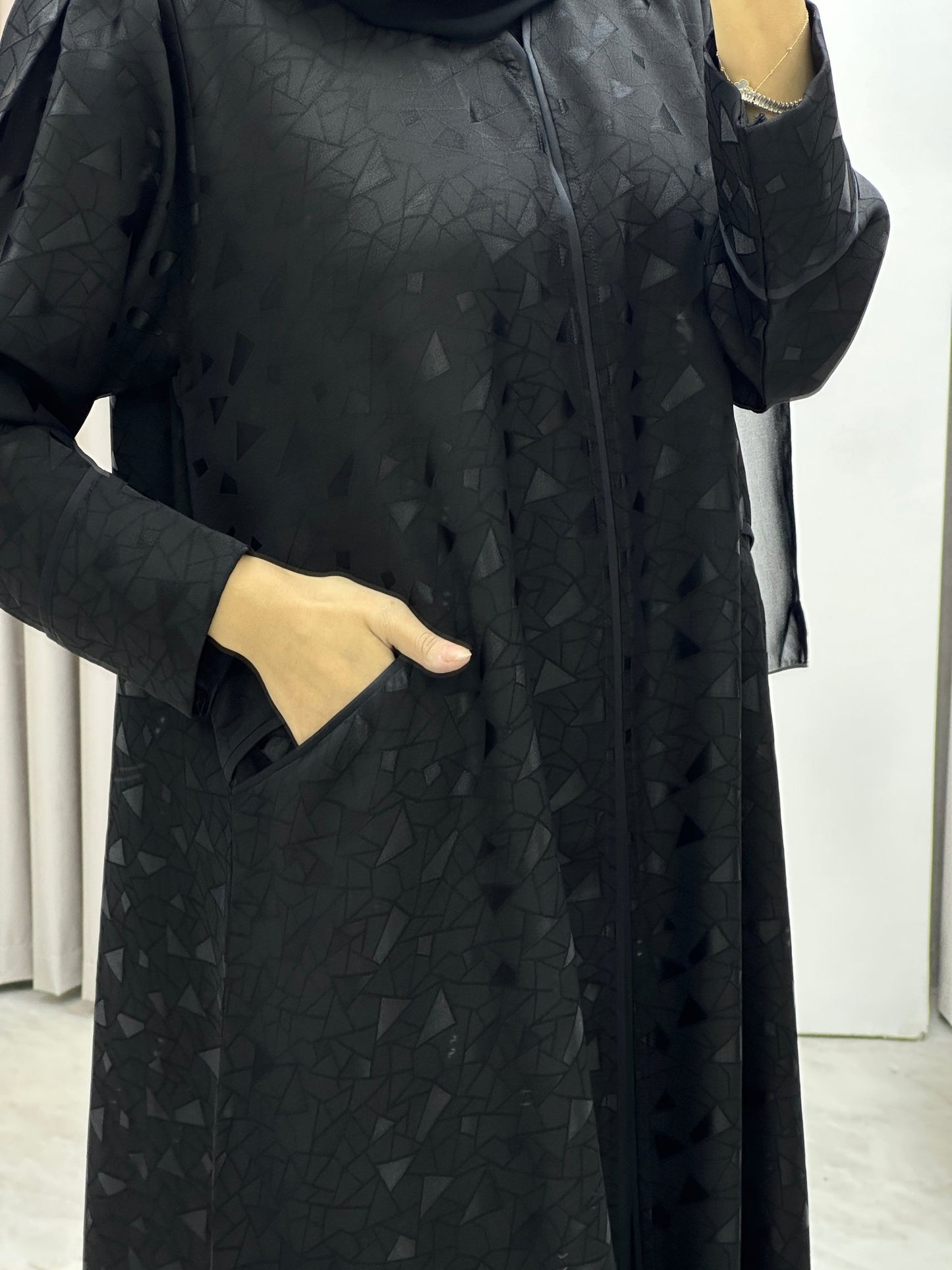 C Triangle Black Abaya Set