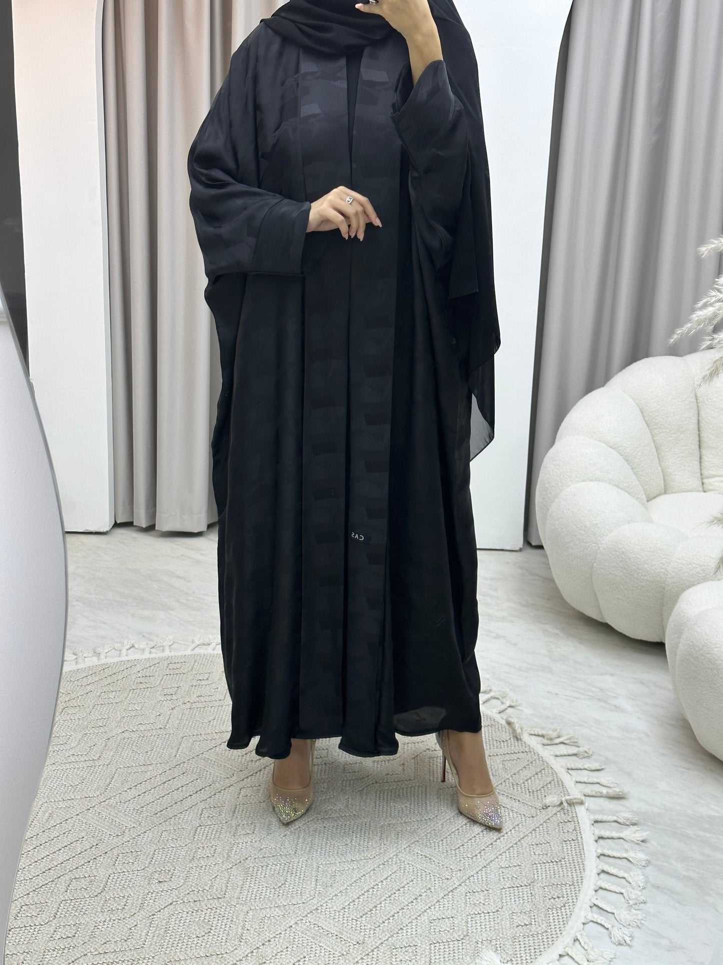 C Triangle Geometric Black Bisht Abaya