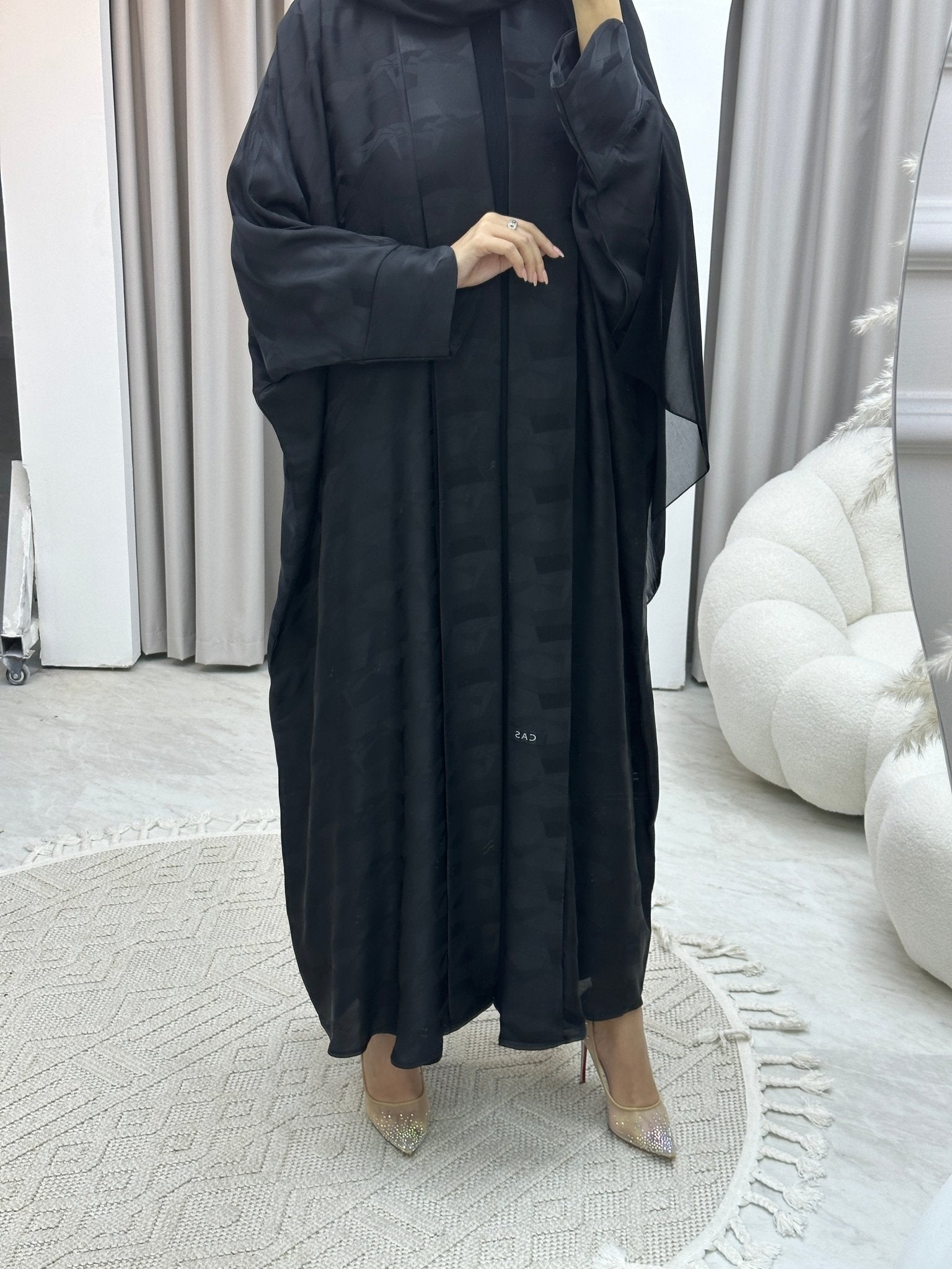 C Triangle Geometric Black Bisht Abaya