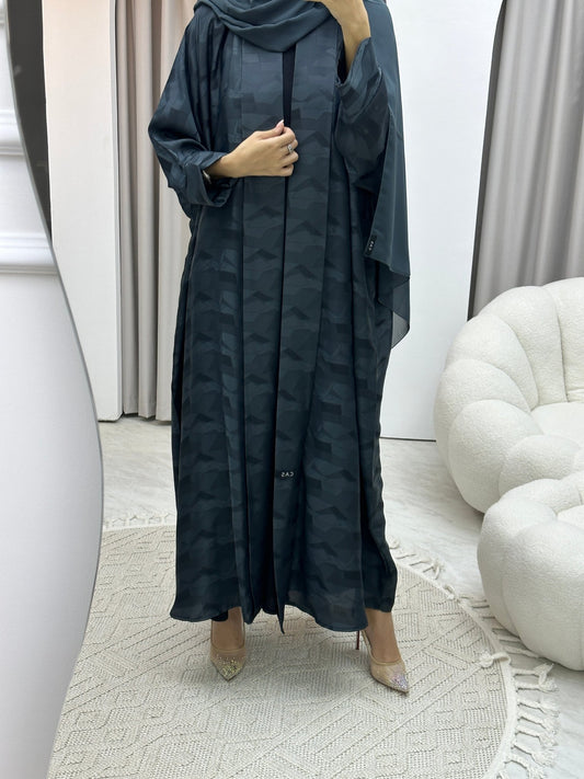 C Triangle Geometric Grey Bisht Abaya