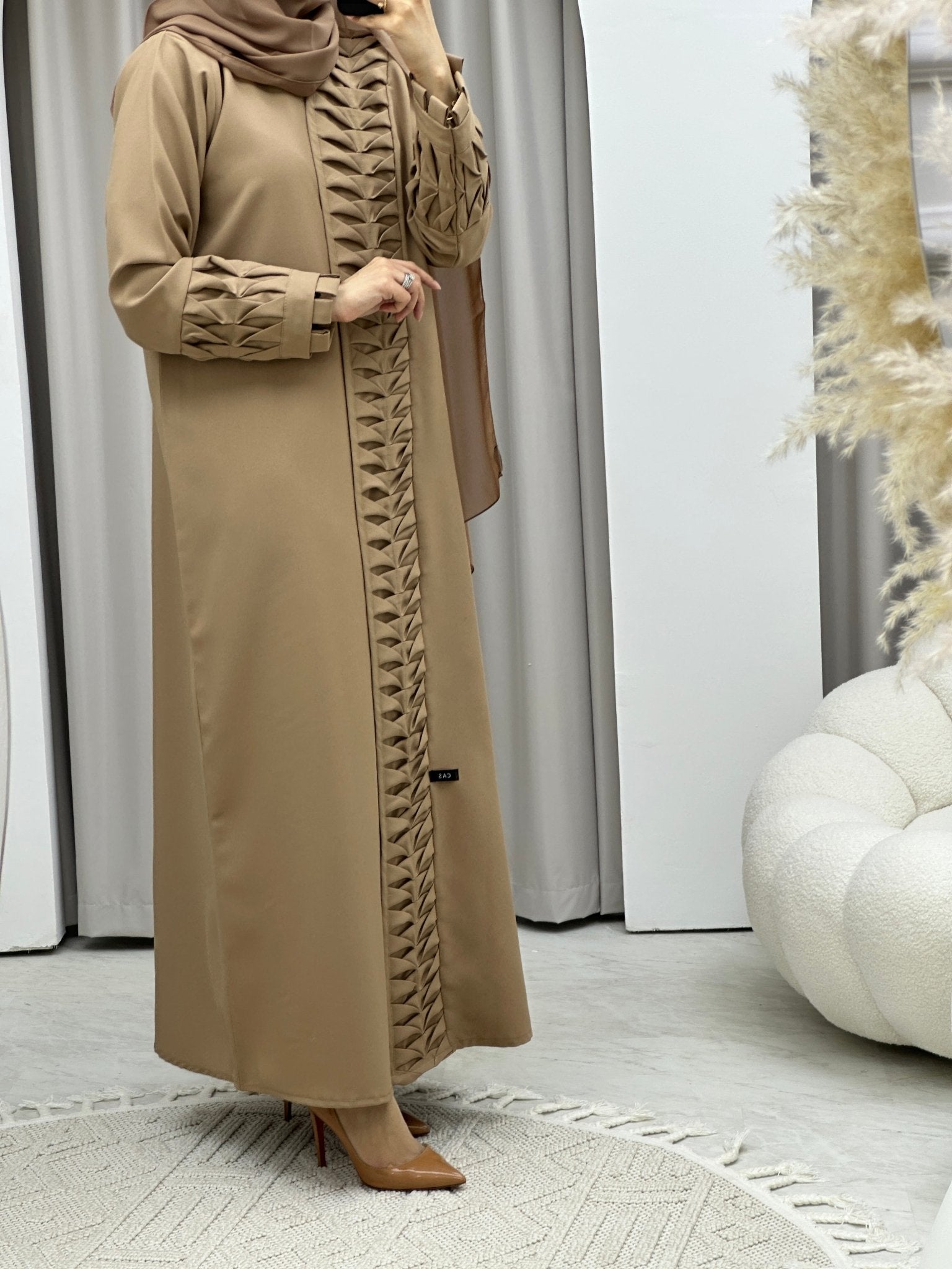 C Triangle Pleats Beige Abaya Set