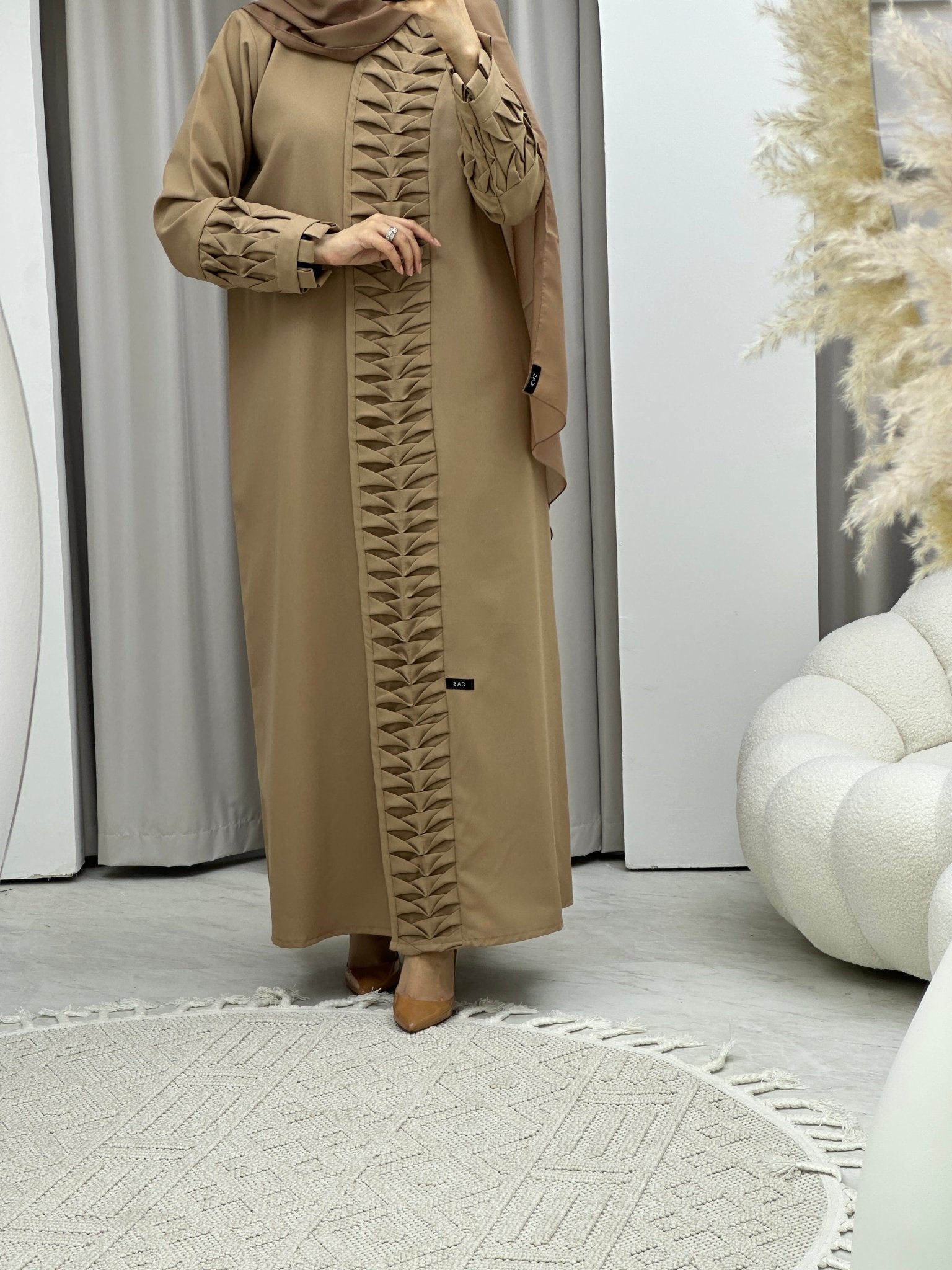 C Triangle Pleats Beige Abaya Set