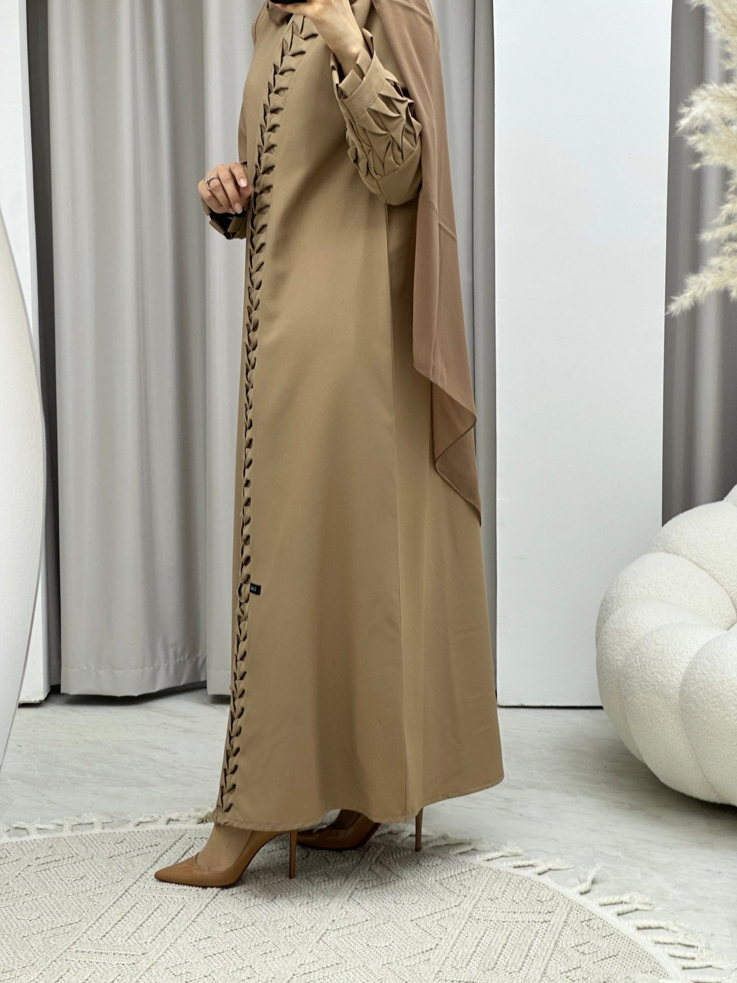 C Triangle Pleats Beige Abaya Set