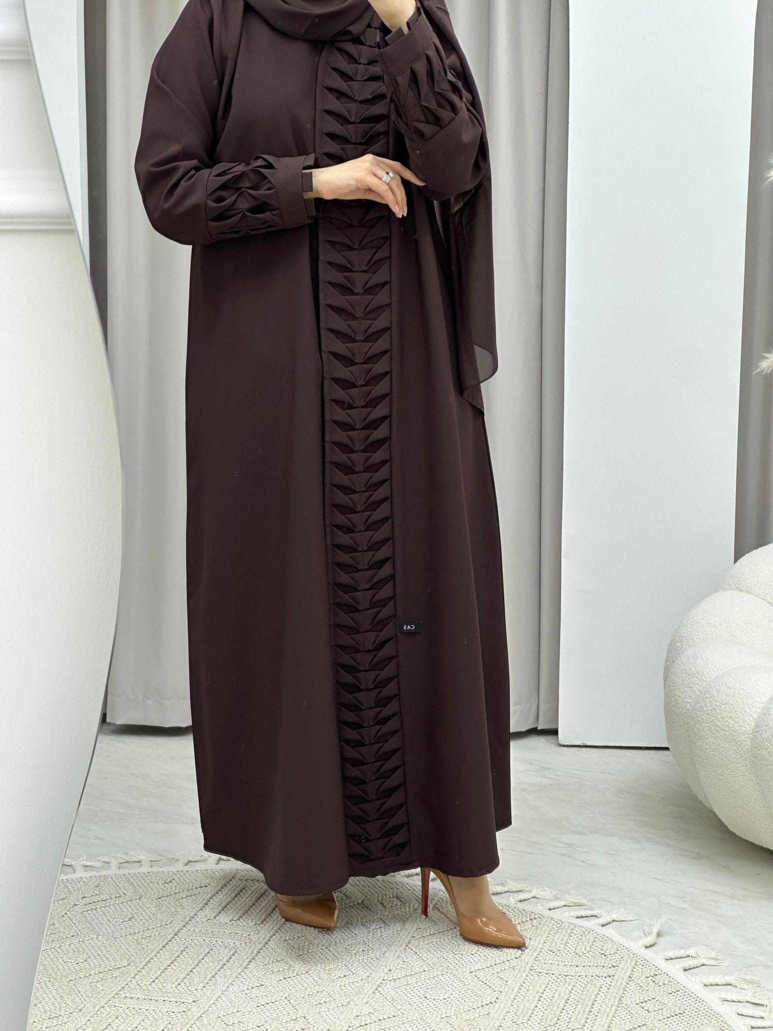 C Triangle Pleats Brown Abaya Set