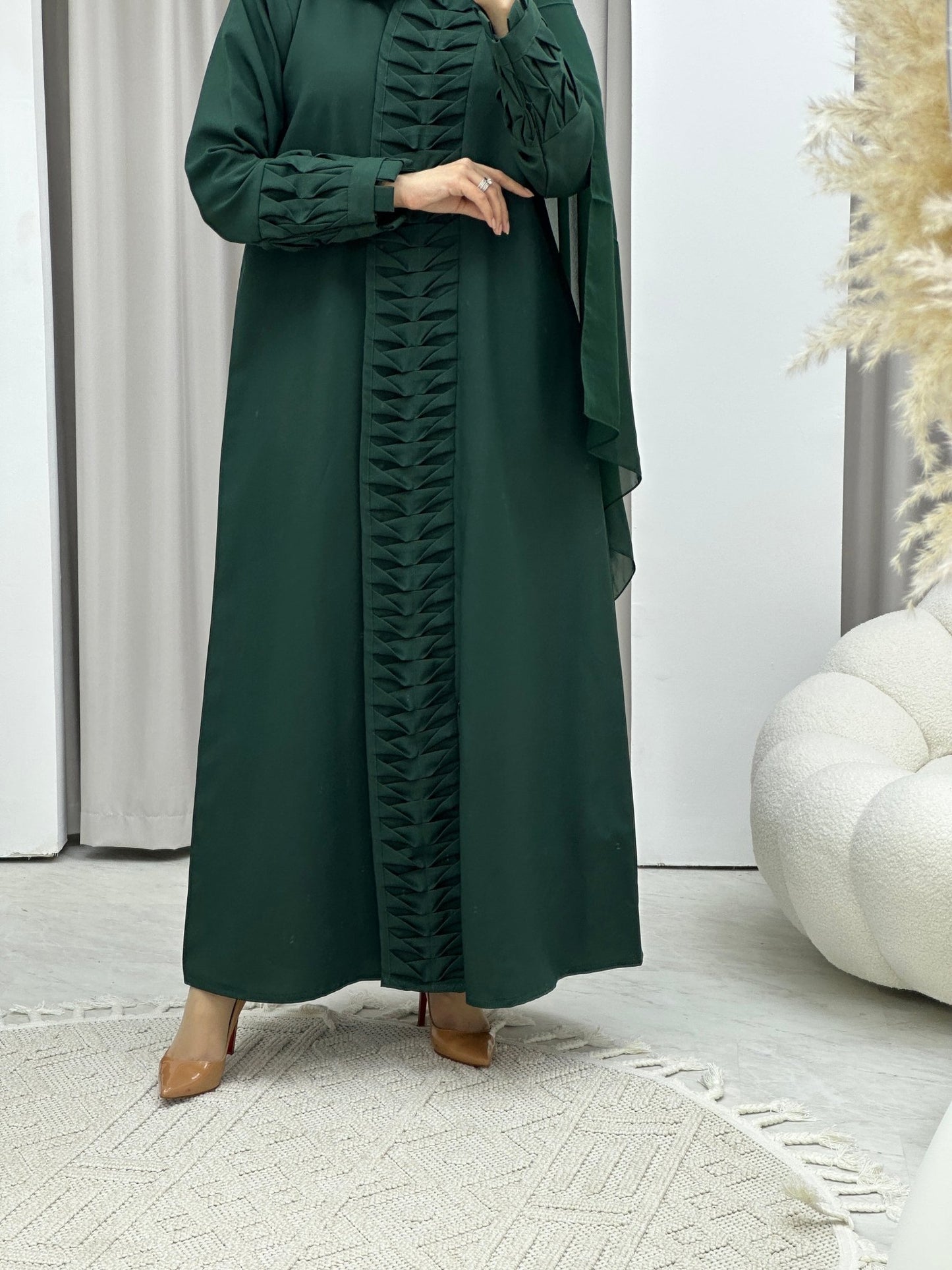 C Triangle Pleats Green Abaya Set