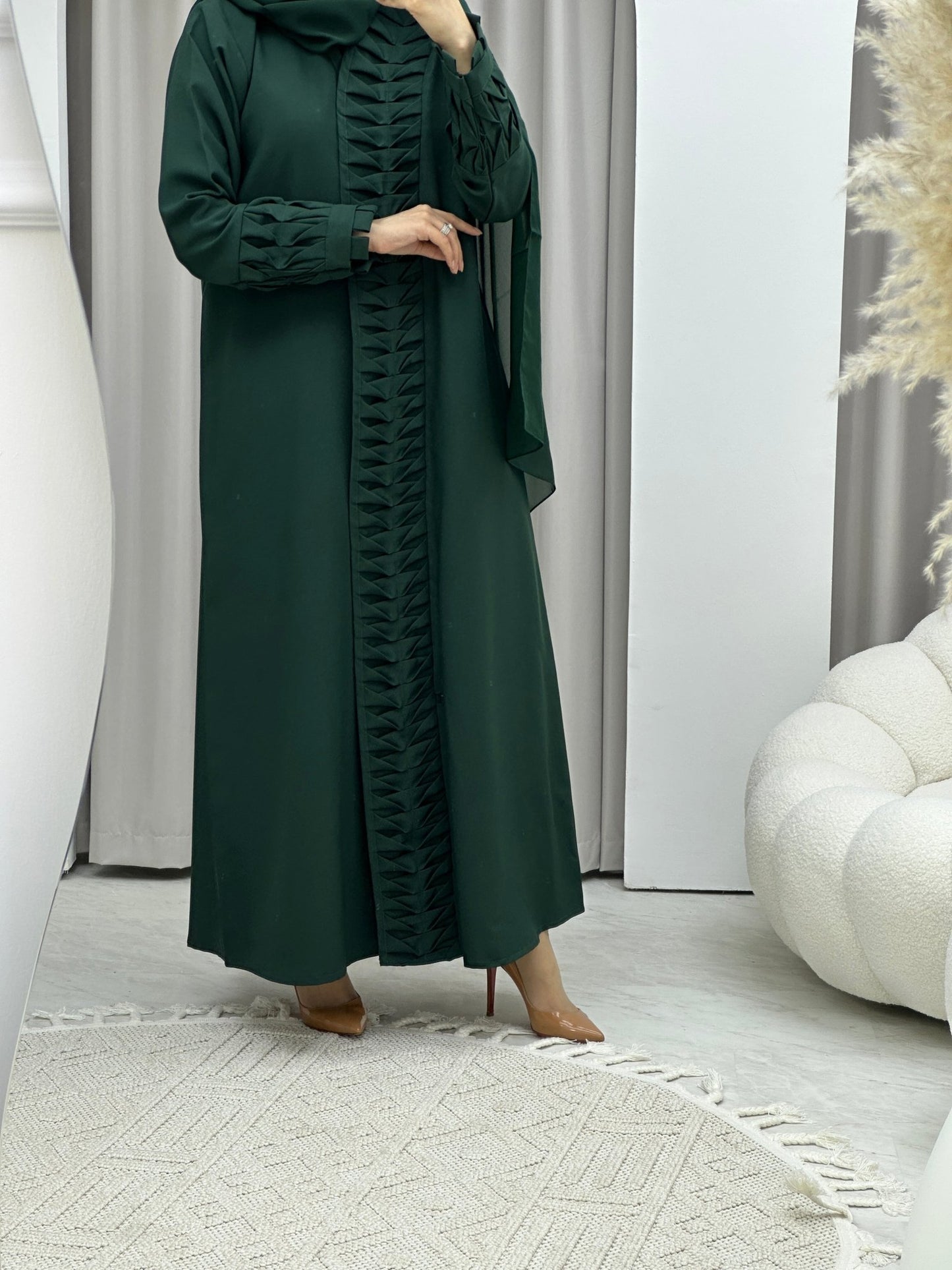 C Triangle Pleats Green Abaya Set