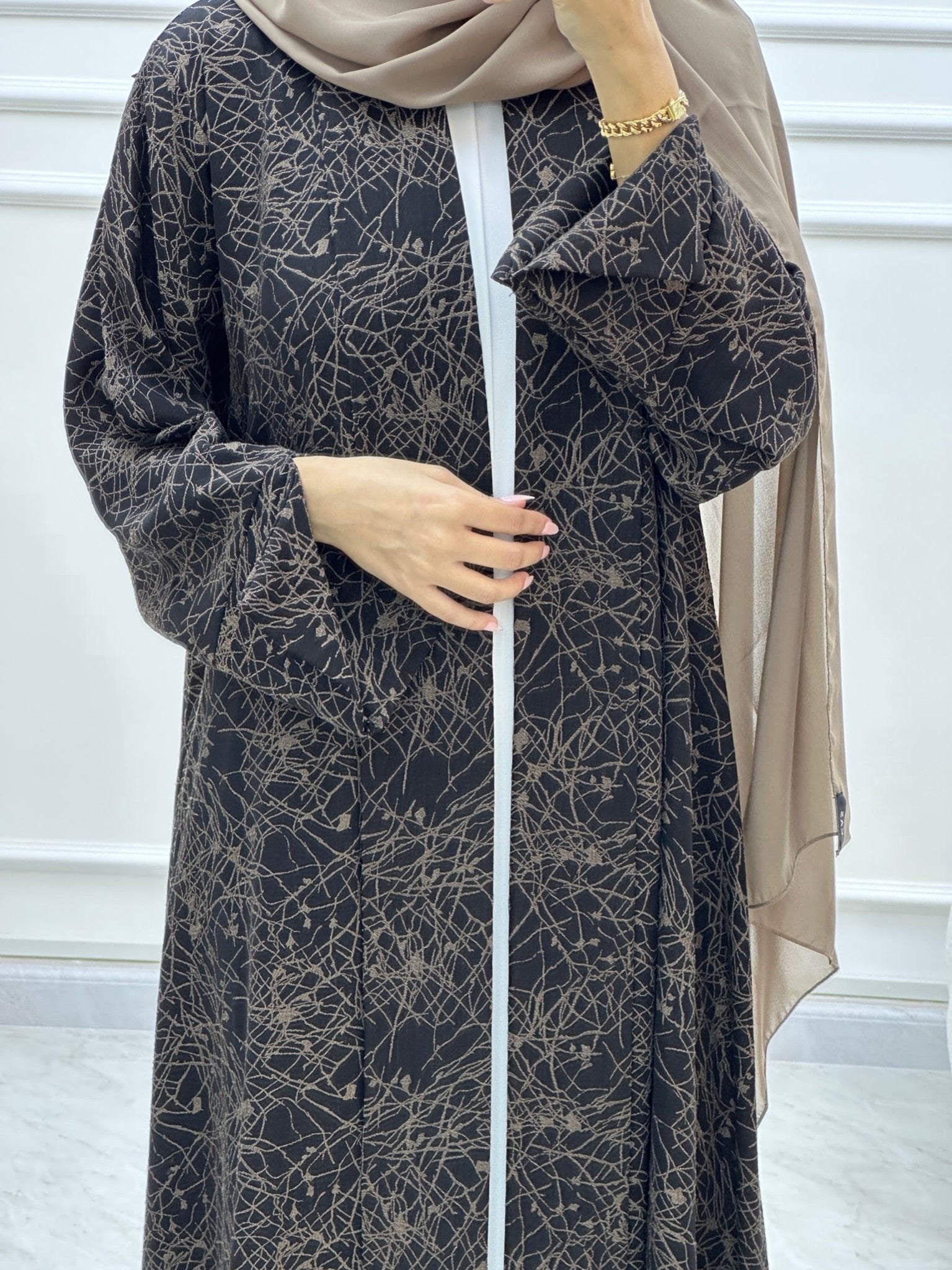 C Web Print Budget Beige Abaya