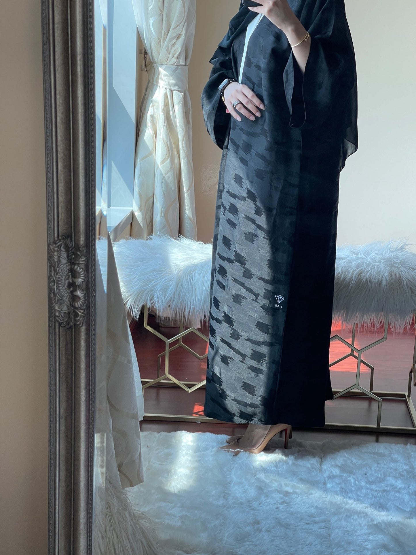 CW - Black - Marble - Bisht