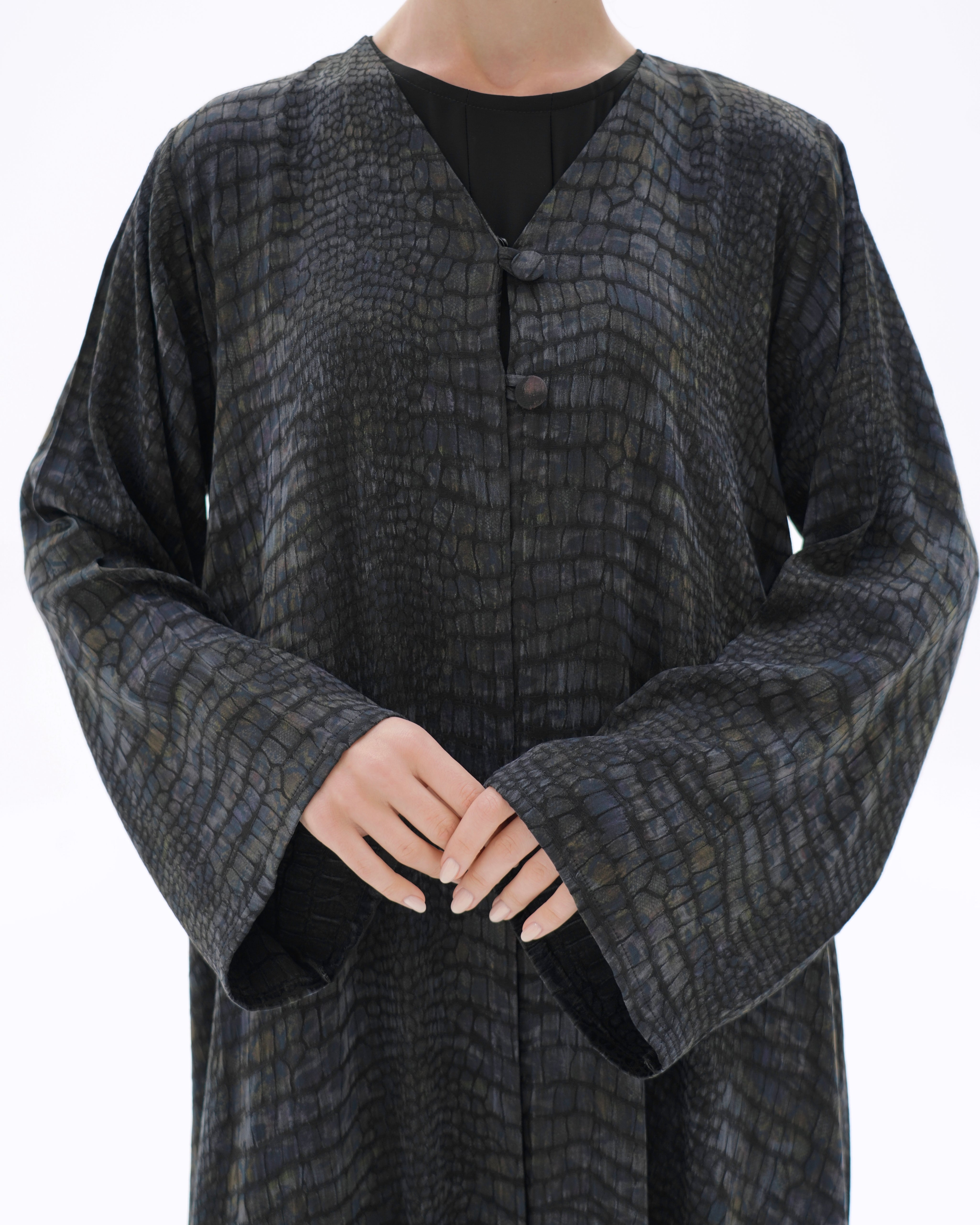 عباية فحمية فاخرة C 1695