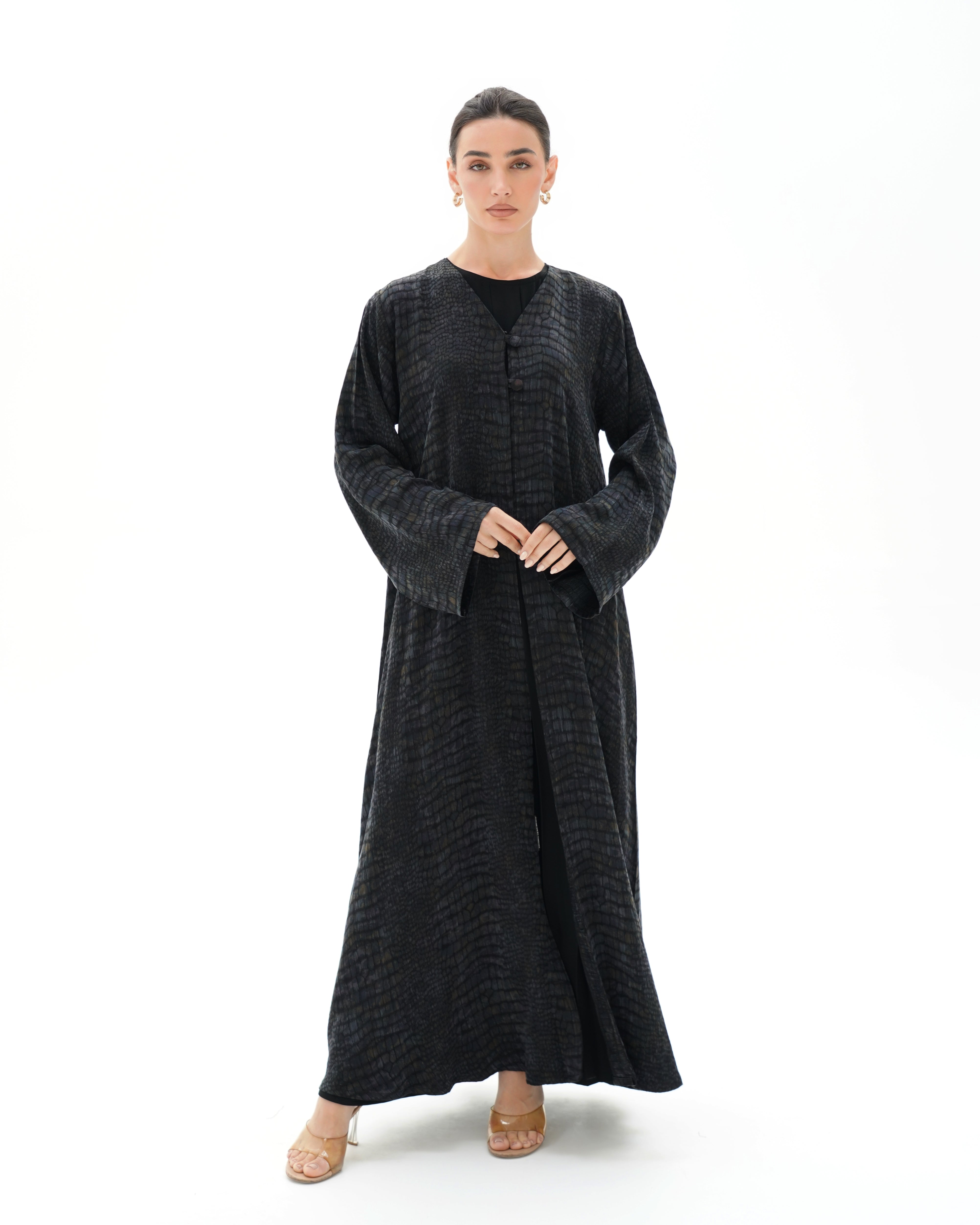 عباية فحمية فاخرة C 1695