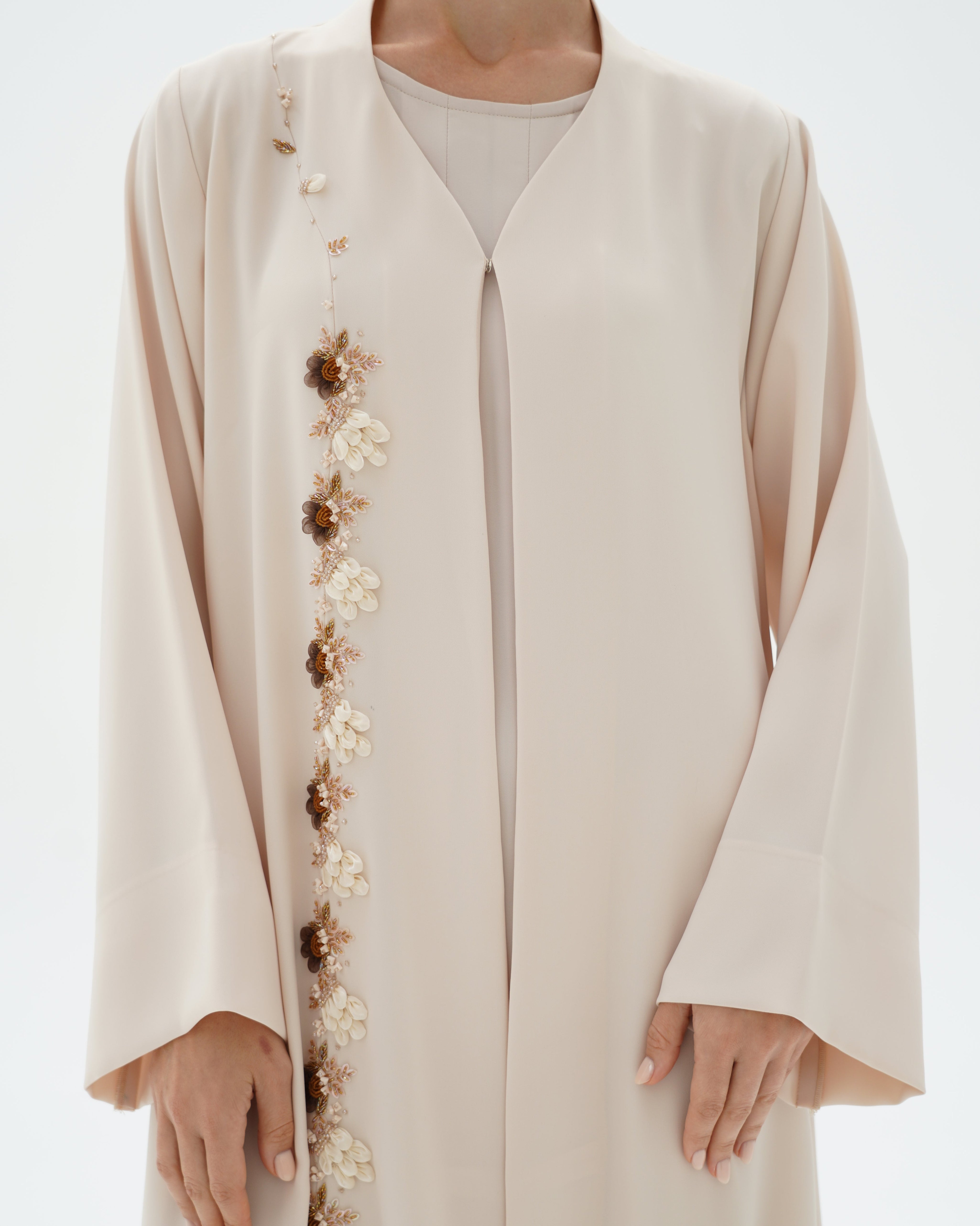 عباءة لطيفة، 1701 ج 