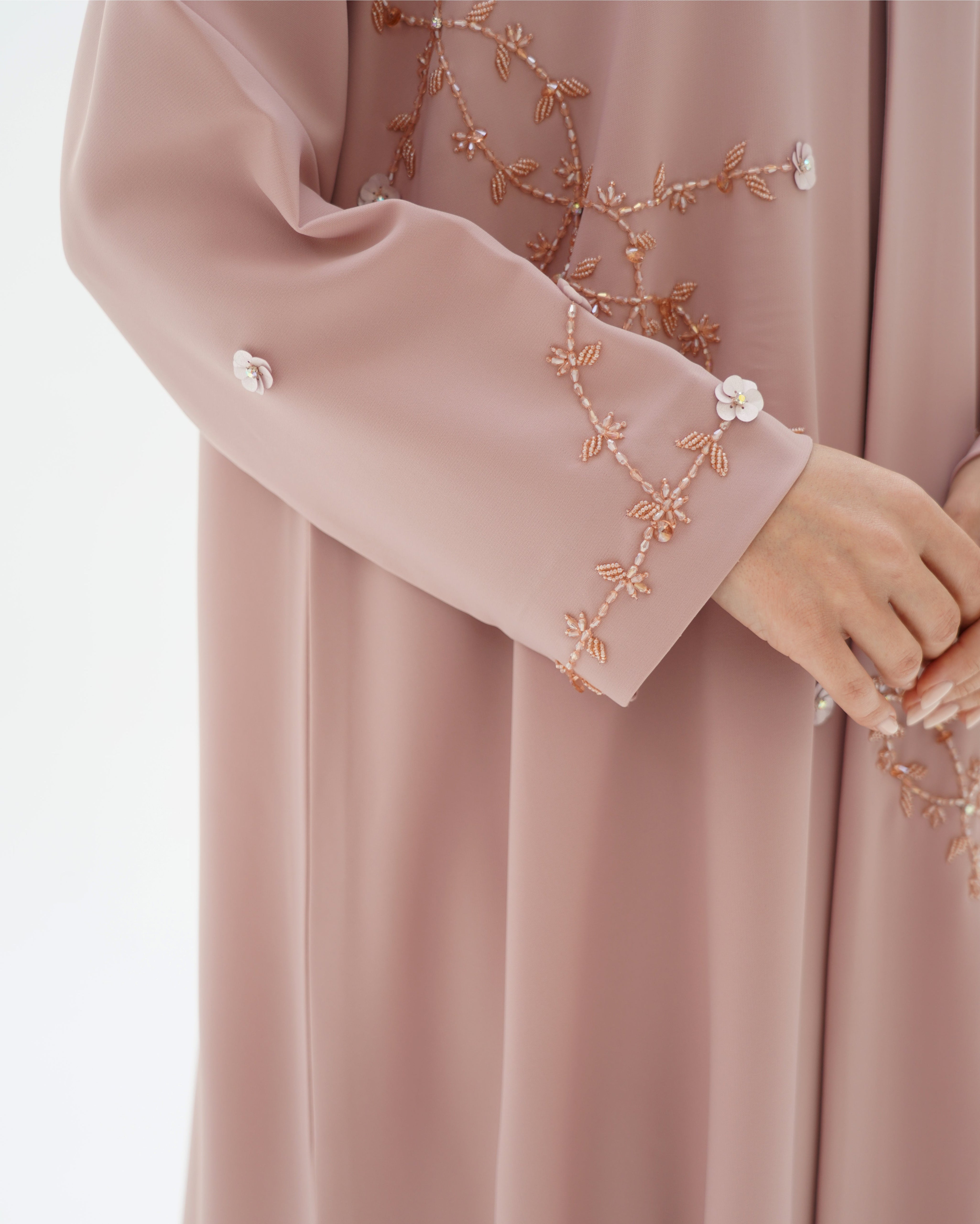 عباءة زهرة C 1708