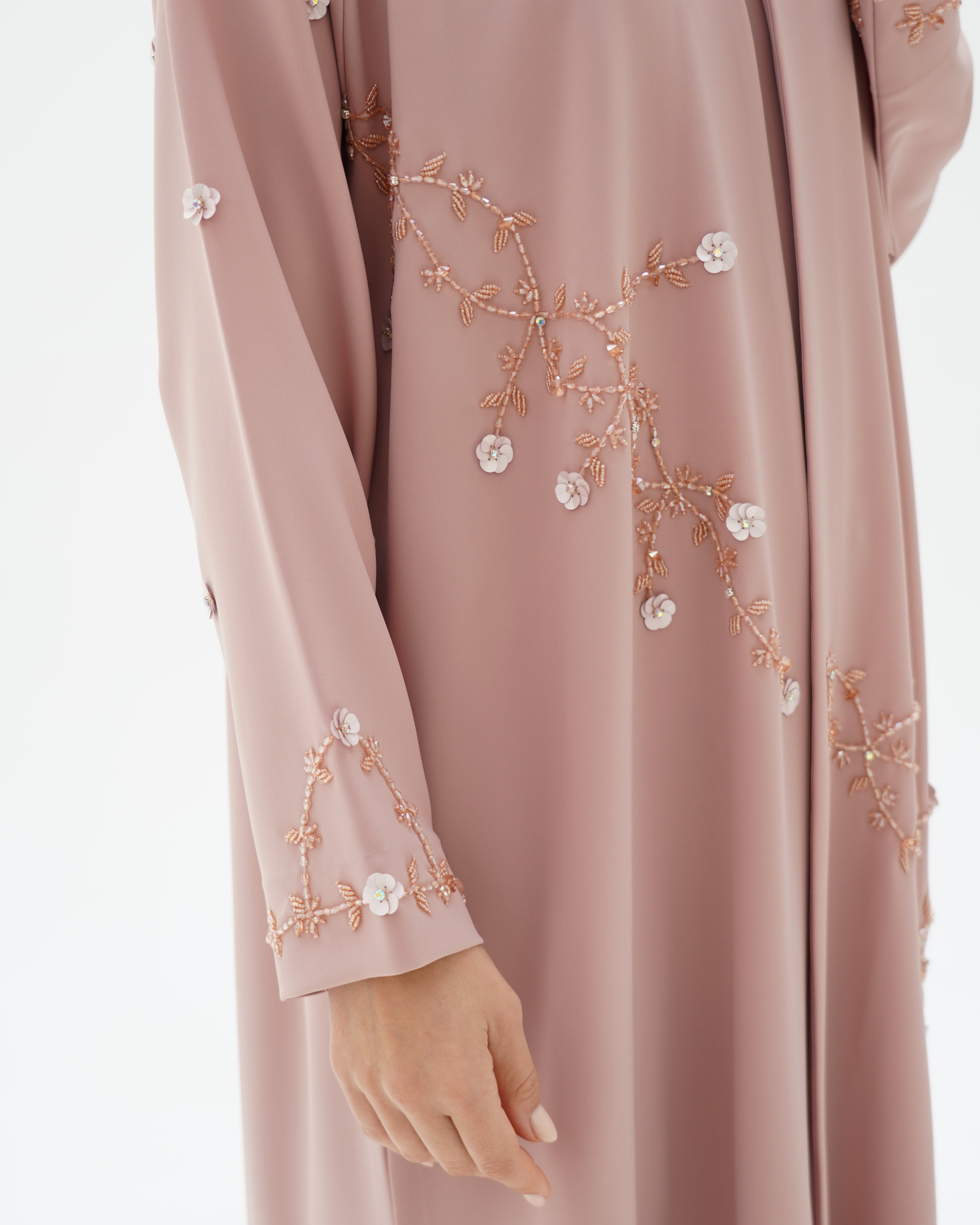 عباءة زهرة C 1708