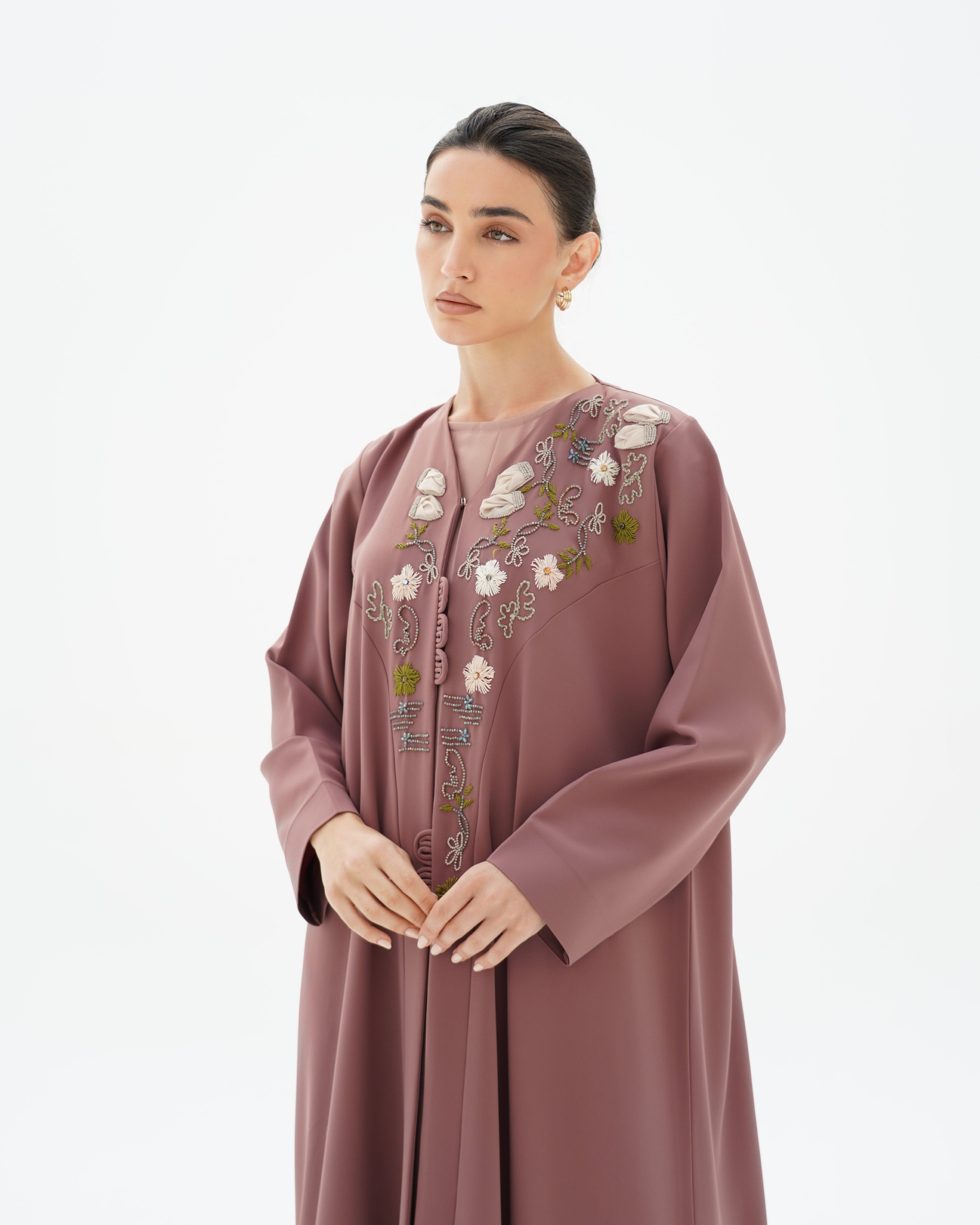 عباءة غالية C 1710