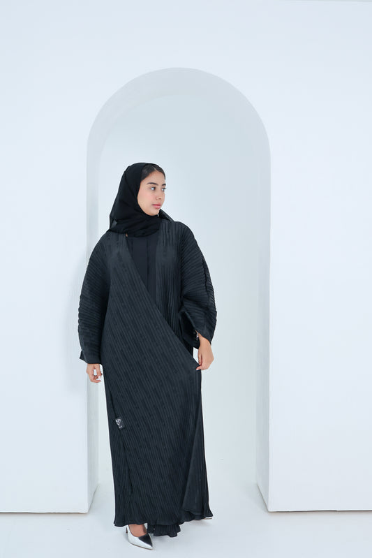 C-2x2-Pleated-Black-Abaya-02